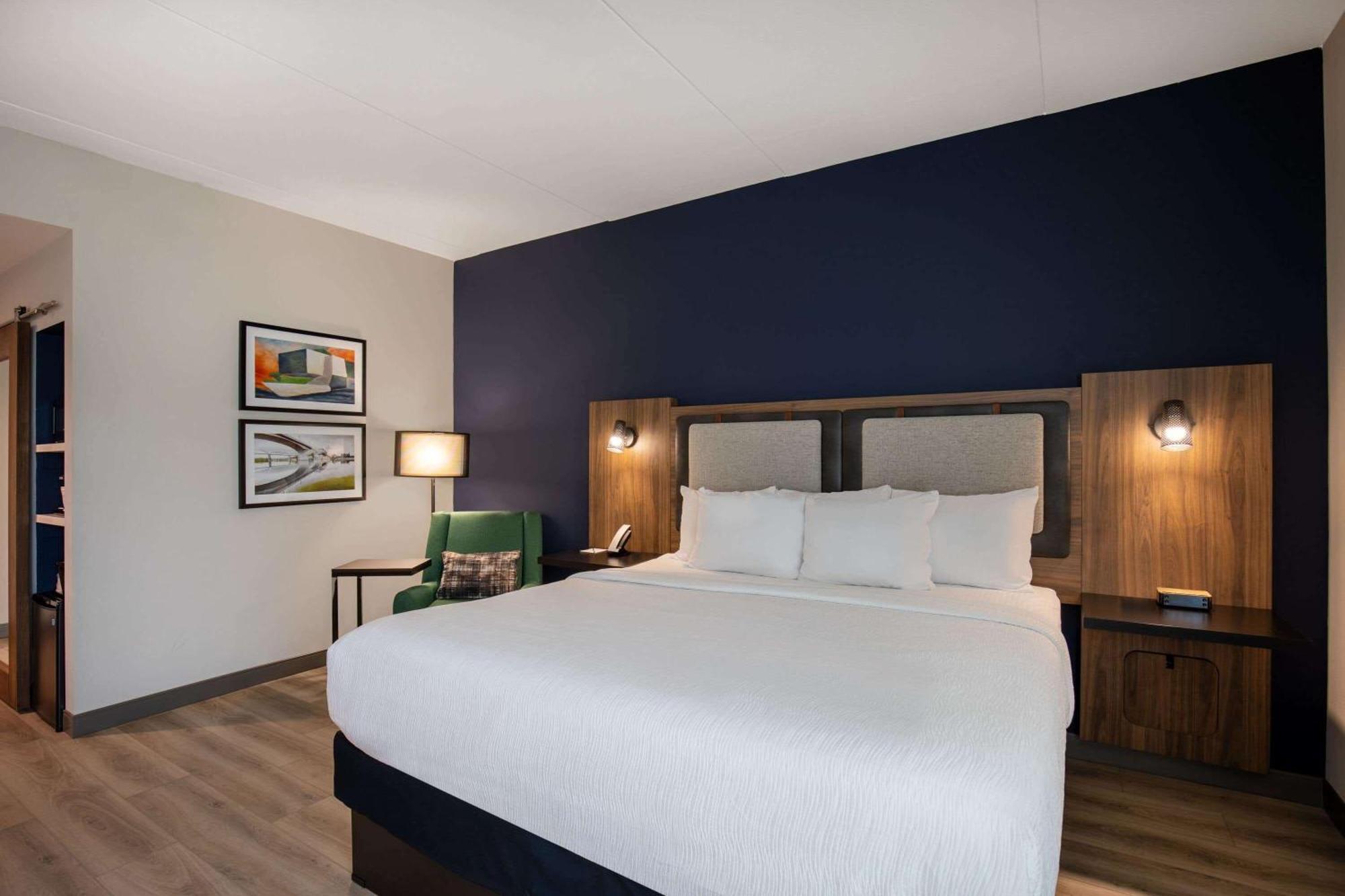 La Quinta Inn & Suites By Wyndham Chattanooga Downtown/South Buitenkant foto