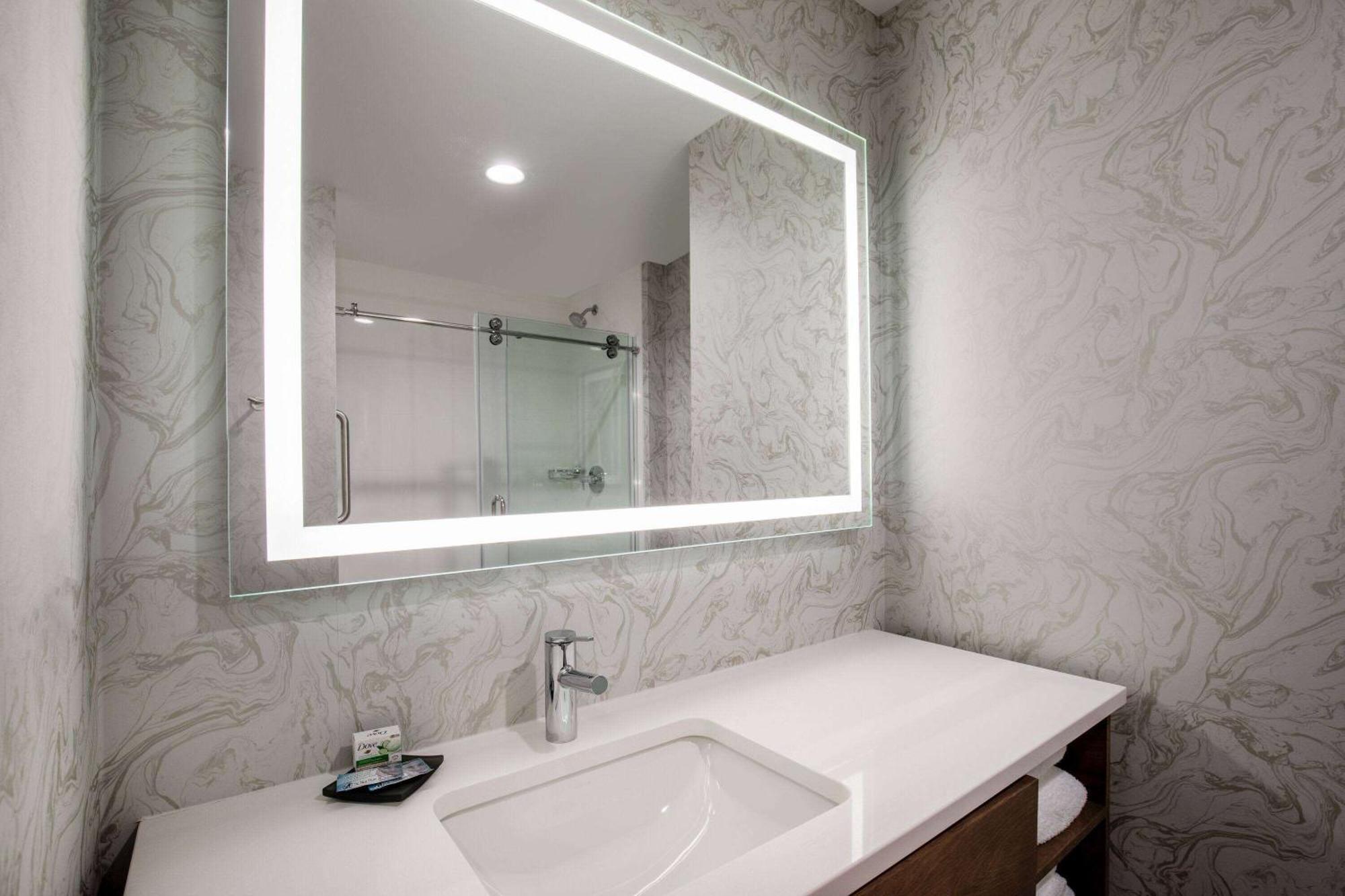 La Quinta Inn & Suites By Wyndham Chattanooga Downtown/South Buitenkant foto