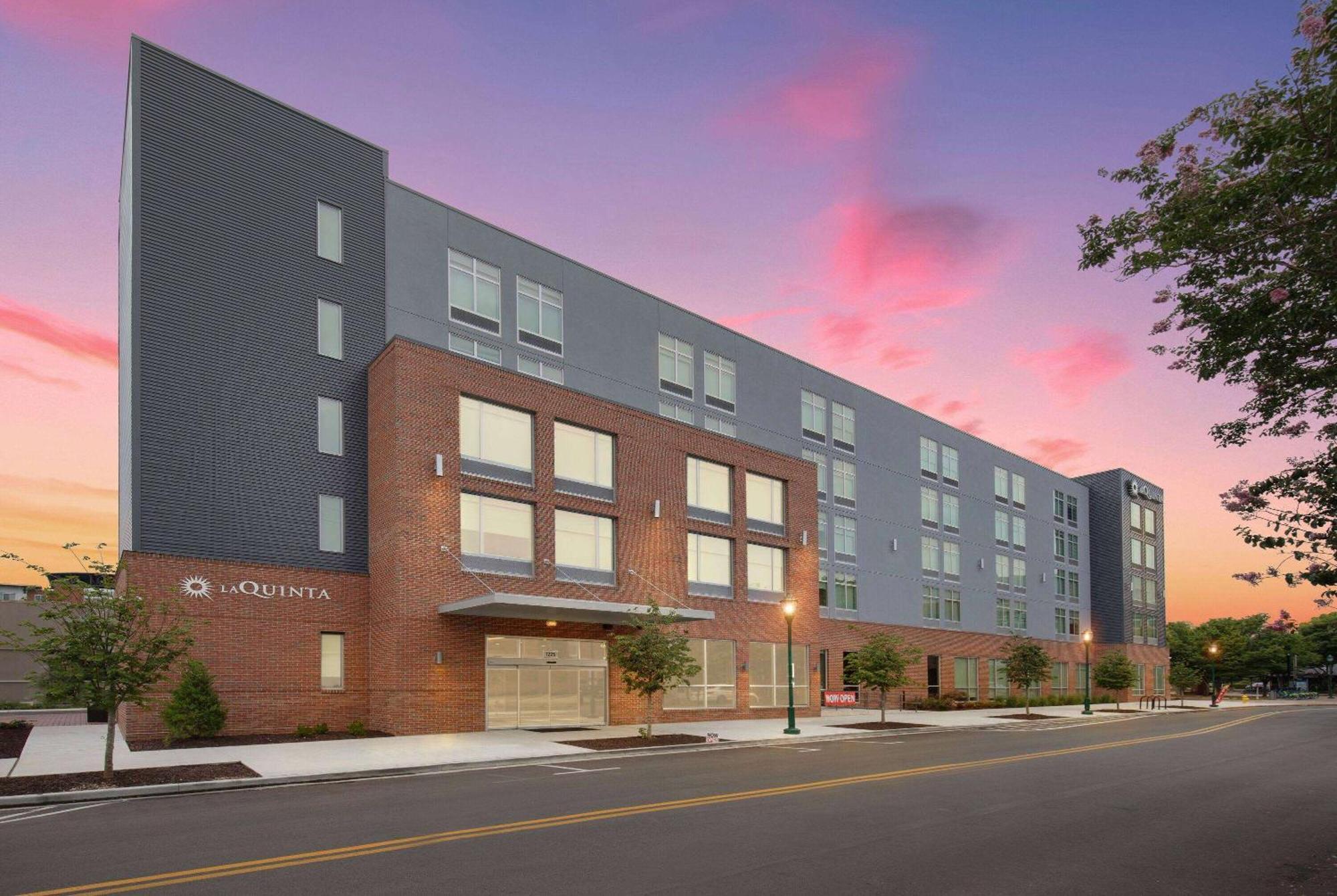 La Quinta Inn & Suites By Wyndham Chattanooga Downtown/South Buitenkant foto